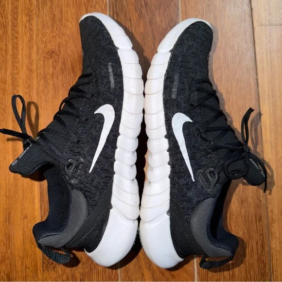 Women Nike Free Run 5.0 Next Nature Black White Athletic Sneaker sz7.5 CZ1891001 - Picture 10 of 16